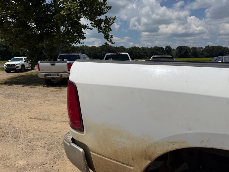 2015-dodge-2500-image-37