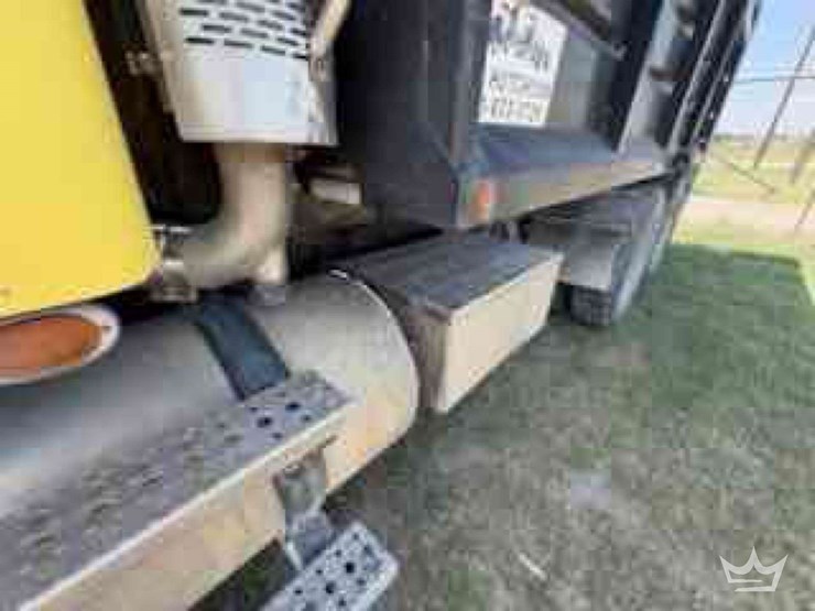 2007-freightliner-columbia-120-image-8