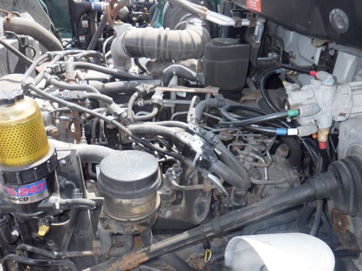 2018-hino-268a-image-19