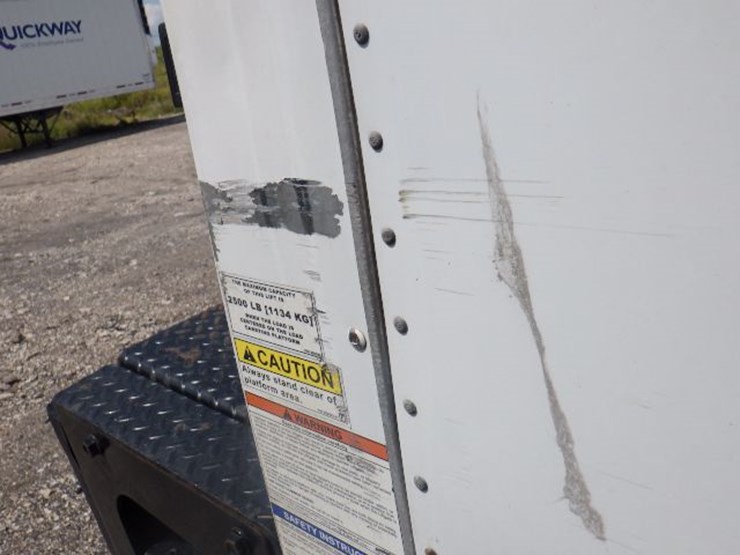 2018-hino-268a-image-9