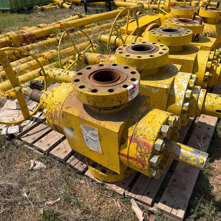 (4) 7-1/16” 10M MANUAL FRAC VALVES