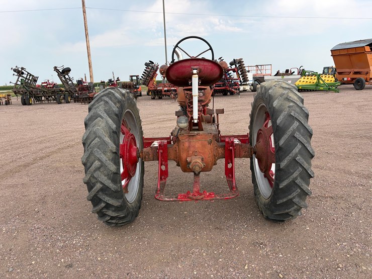 1948-ihc-farmall-h-tractor-image-5