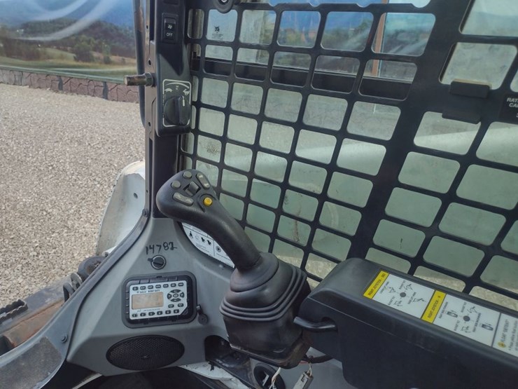 bobcat-t740-image-9