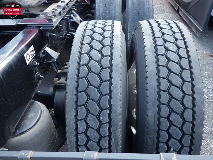 2025-kenworth-t680-image-15