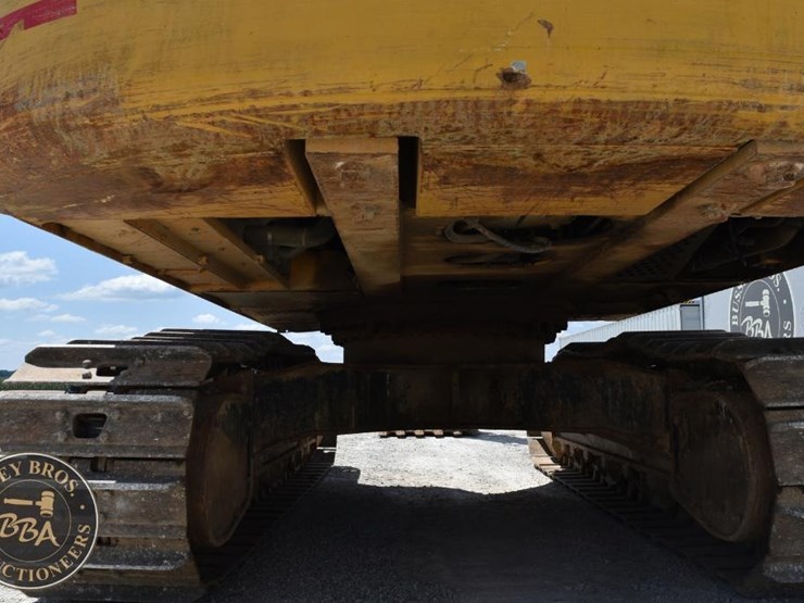 2016-deere-350g-lc-image-39