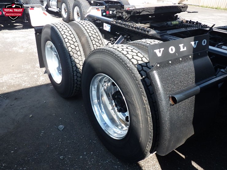 2026-volvo-vnl840-image-6