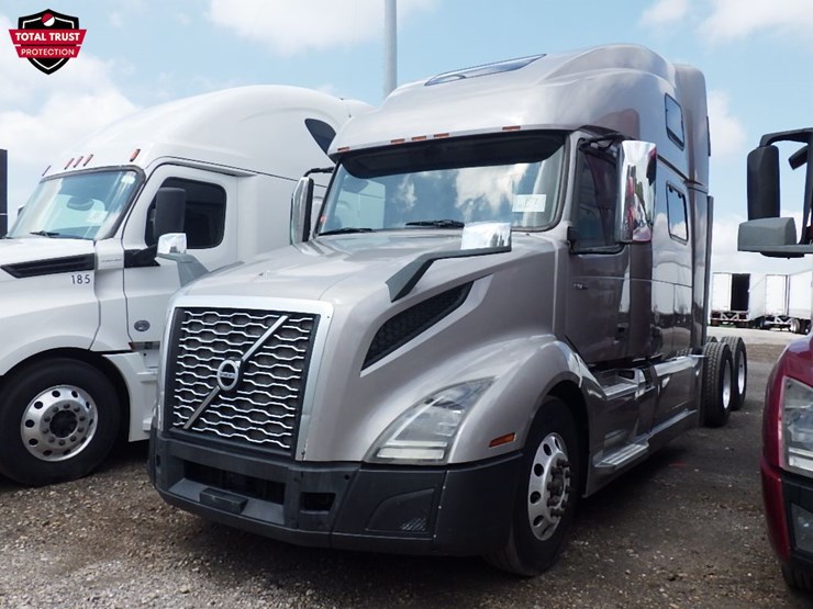 2019-volvo-vnl860-image-1