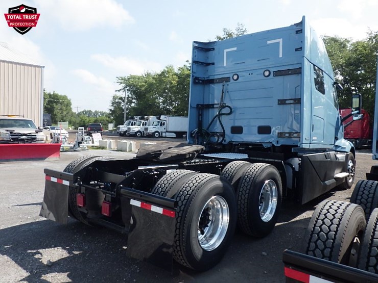 2026-volvo-vnl840-image-10