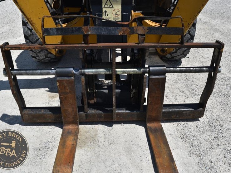 2018-caterpillar-tl1255d-image-19