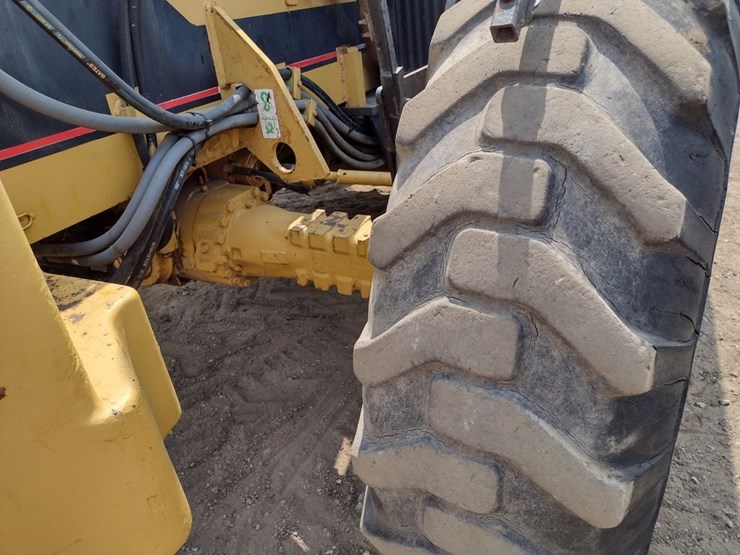 caterpillar-th83-image-25