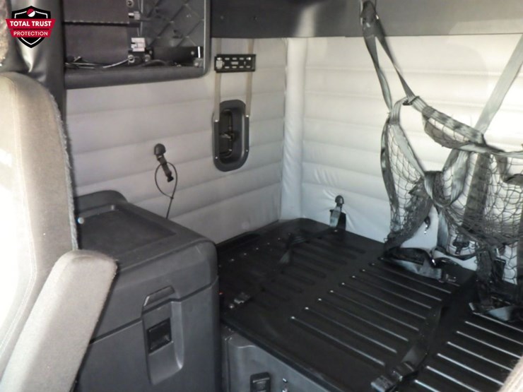 2022-freightliner-cascadia-126-image-24