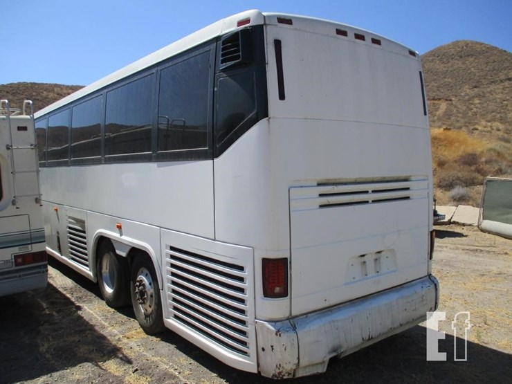 1999-mci-e4500-image-4