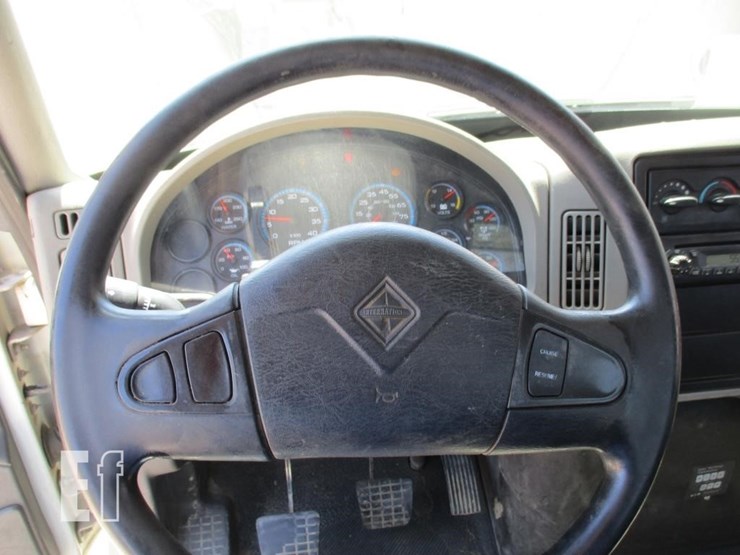 2010-international-durastar-4300-image-13