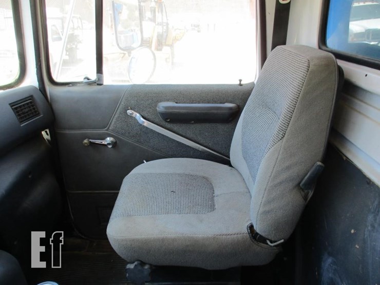 1995-ford-ln8000-image-8