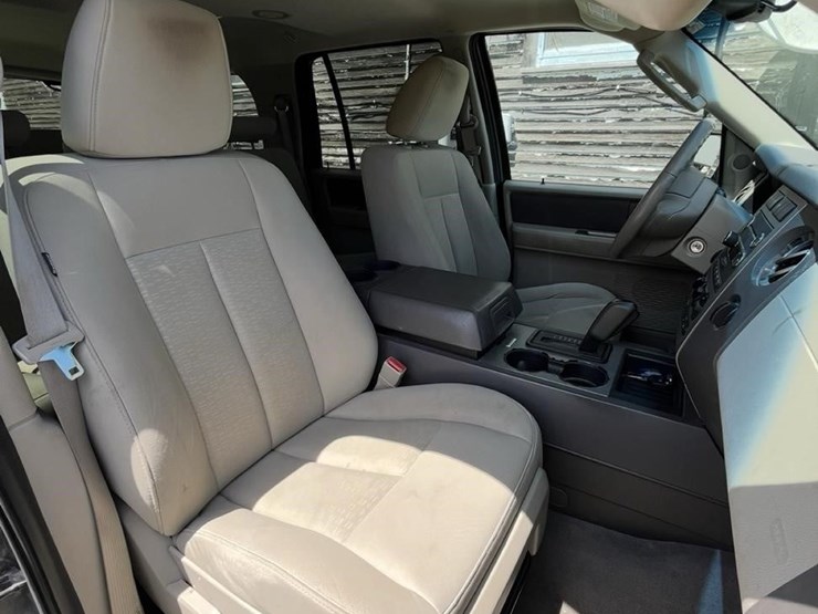 2011-ford-expedition-xlt-image-9