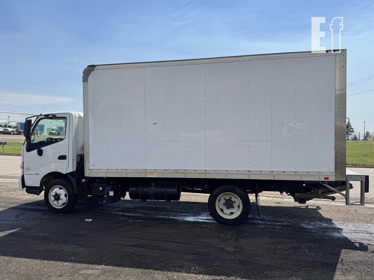 2018-hino-195-image-5