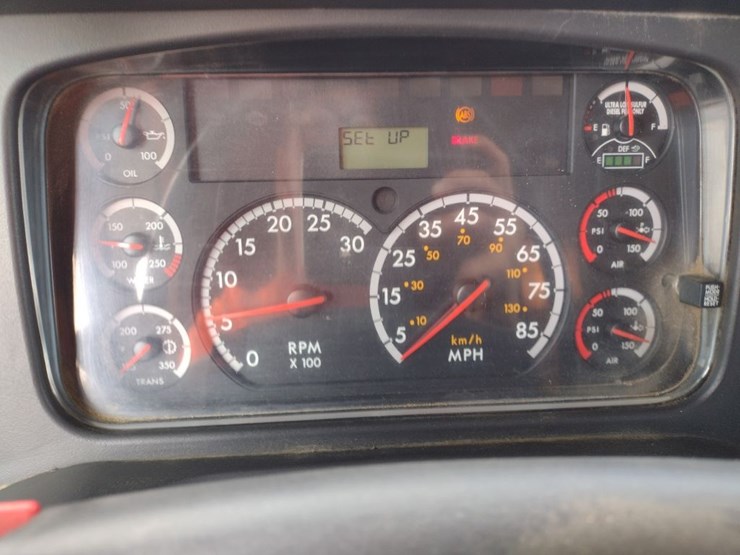 freightliner-114sd-image-8