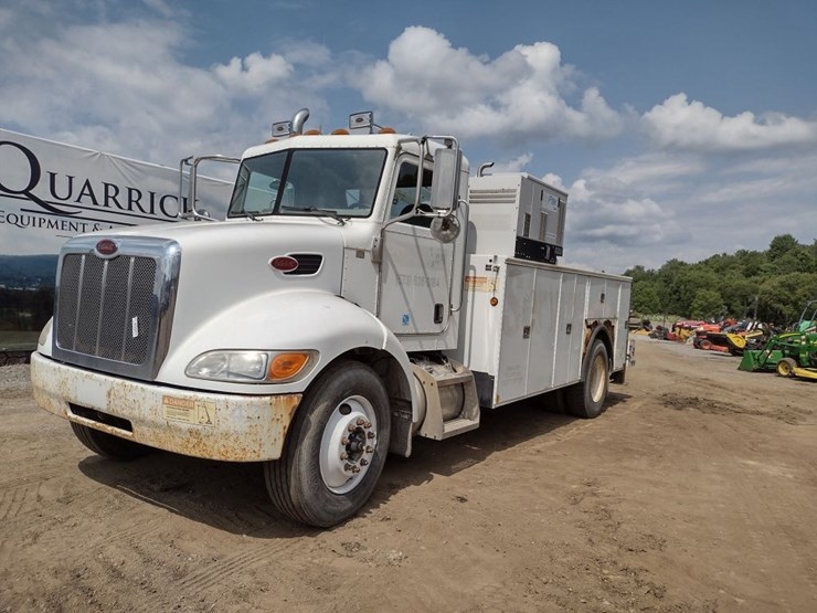 peterbilt-335-image-50