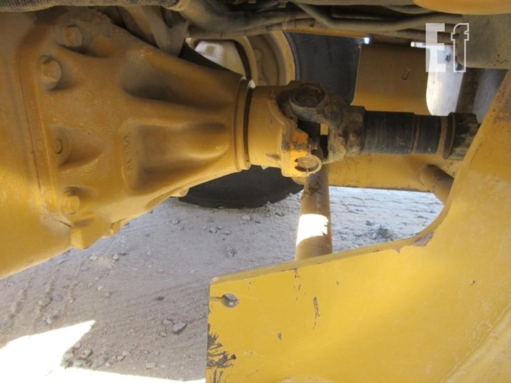 2013-caterpillar-420f-image-29
