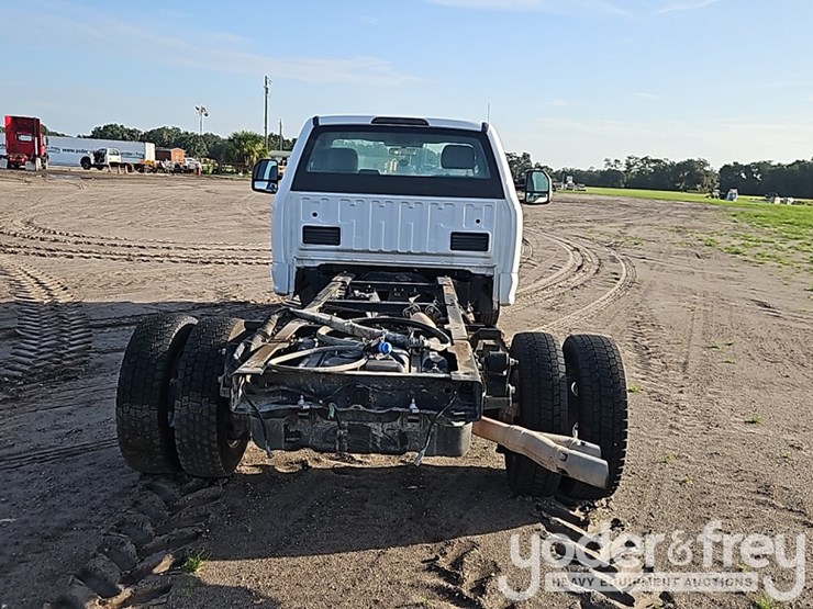 2018-ford-f550-image-14