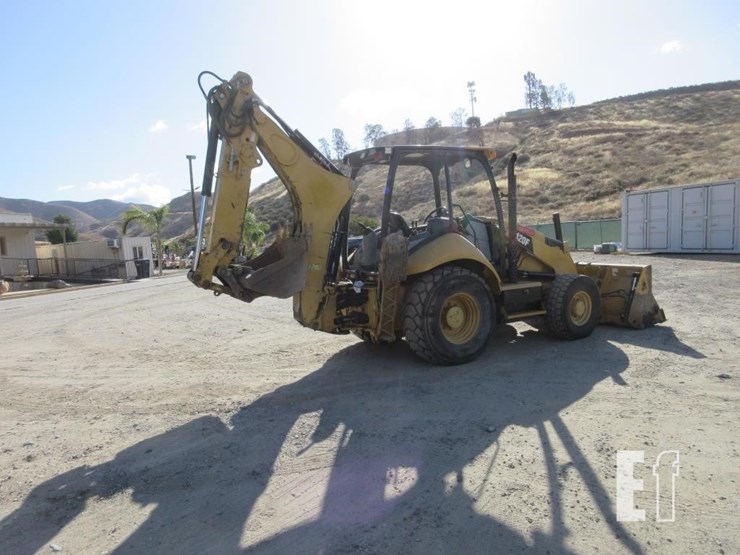 2013-caterpillar-420f-image-3