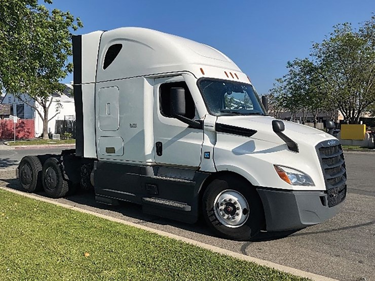 2023-freightliner-cascadia-126-image-1