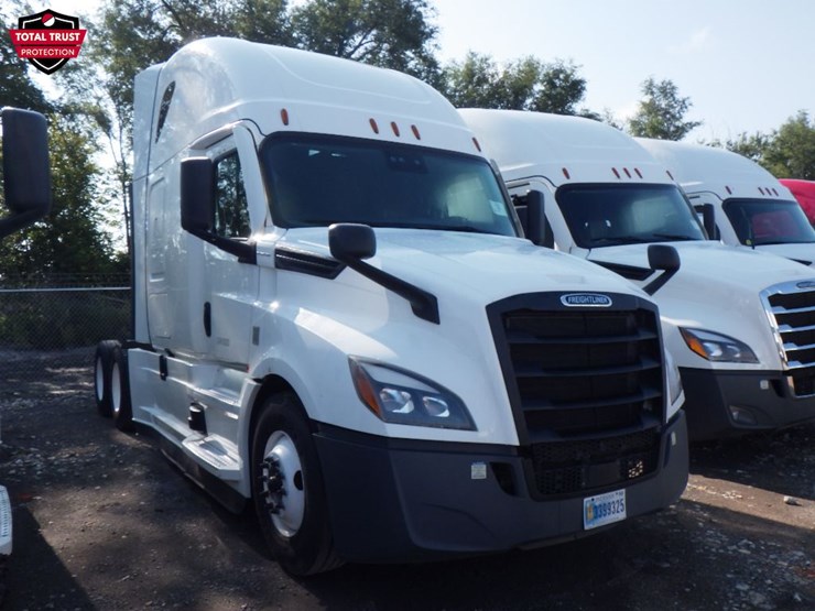 2022-freightliner-cascadia-126-image-3