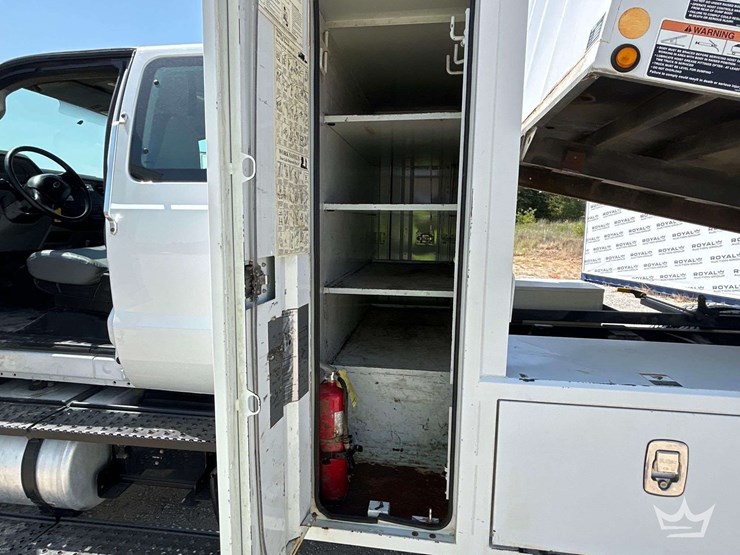 2015-ford-f750-image-23