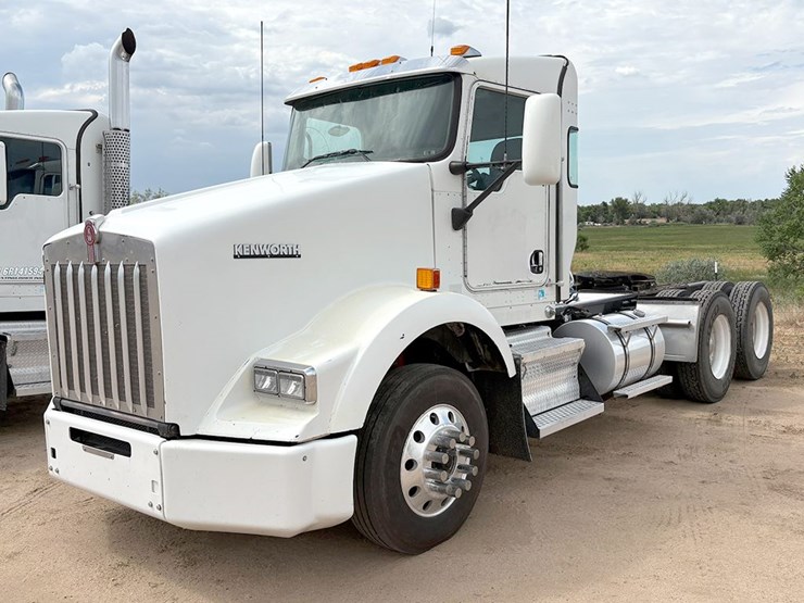 2008-kenworth-t800-image-2