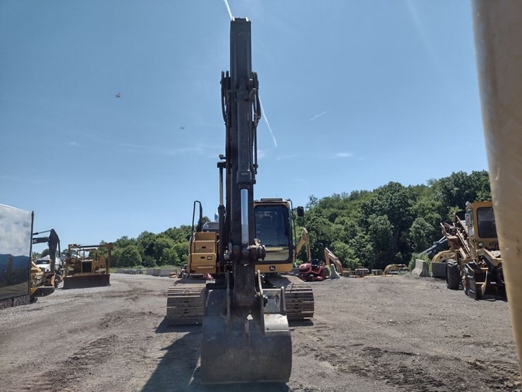 deere-210g-lc-image-2