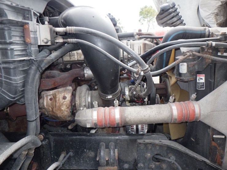 2015-freightliner-cascadia-125-evolution-image-32