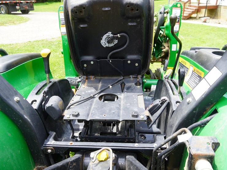 2005-john-deere-7420-image-30
