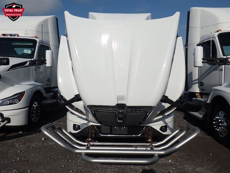 2024-kenworth-t680-image-23