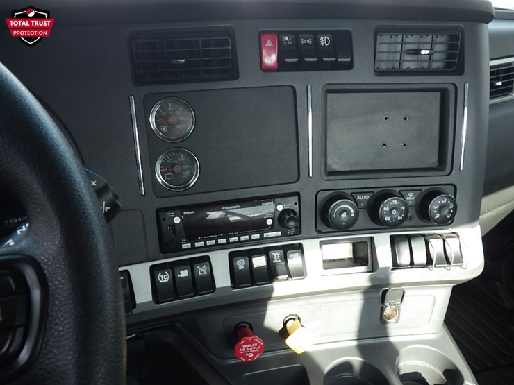 2024-kenworth-t680-image-15