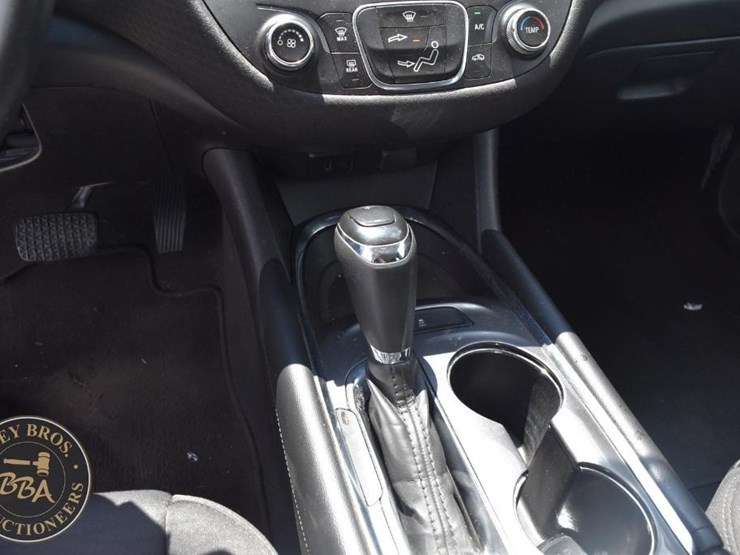 2018-chevrolet-malibu-46449-image-17