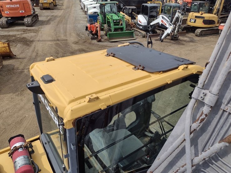 2007-deere-270d-lc-image-38