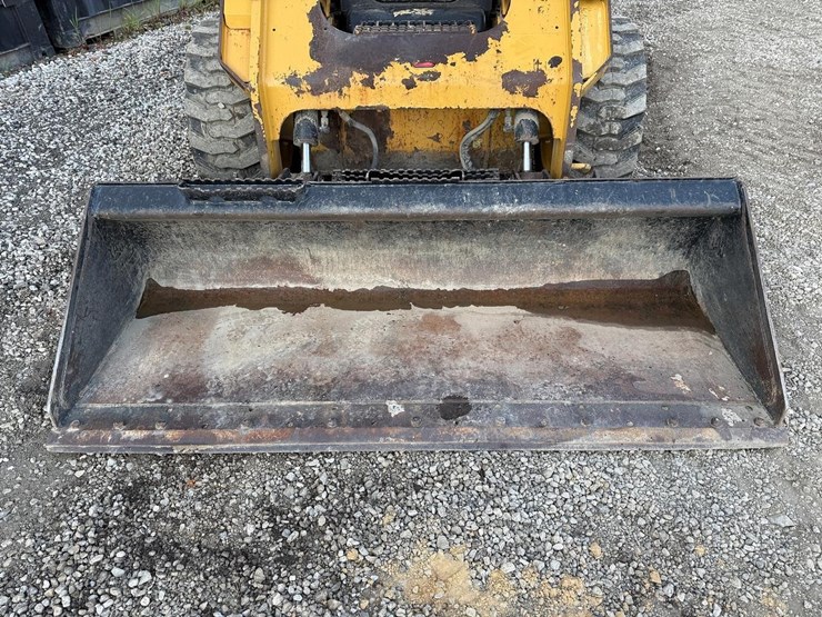 2020-caterpillar-272d3-image-9
