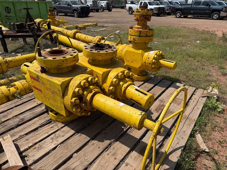 (4)-7-1/16”-10m-manual-frac-valves-image-4