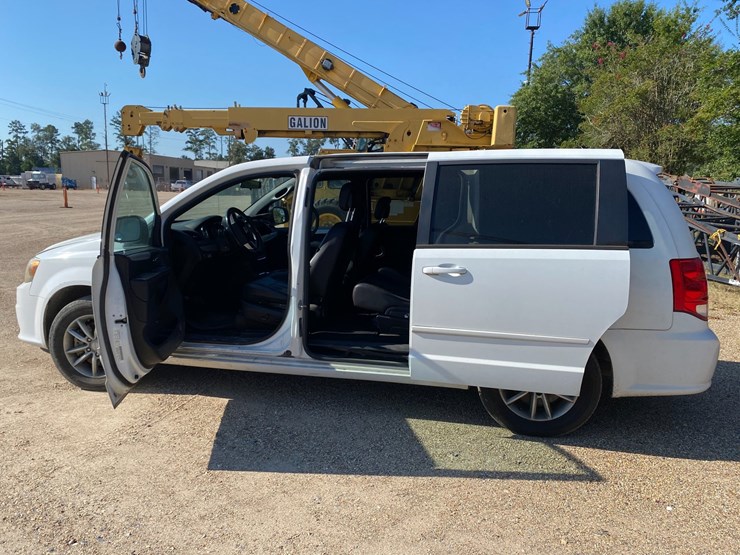 2013-dodge-grand-caravan-image-8