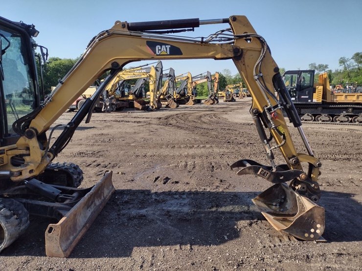 caterpillar-15-image-26