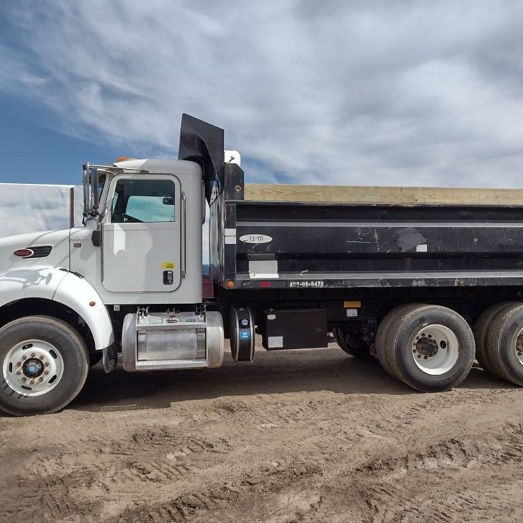PETERBILT 348