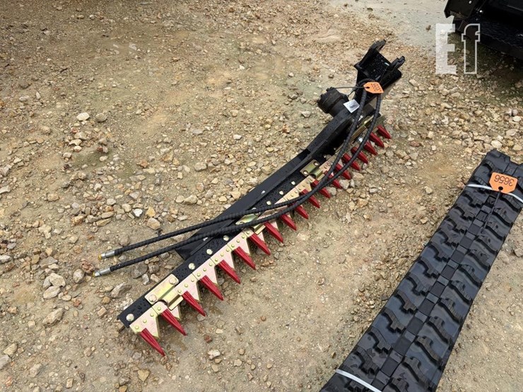 future-excavator-sickle-bar-mower-image-2