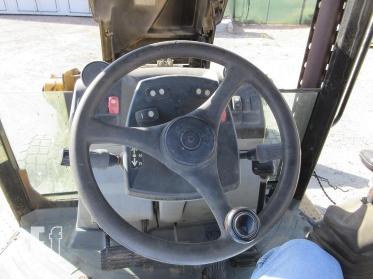 2013-caterpillar-420f-image-16