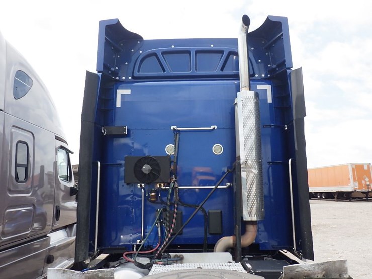 2017-peterbilt-579-image-13