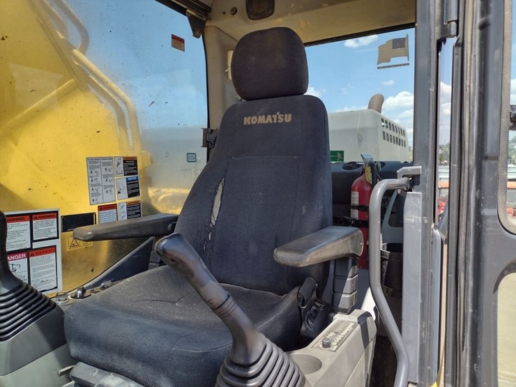 komatsu-pc450-lc-8-image-11