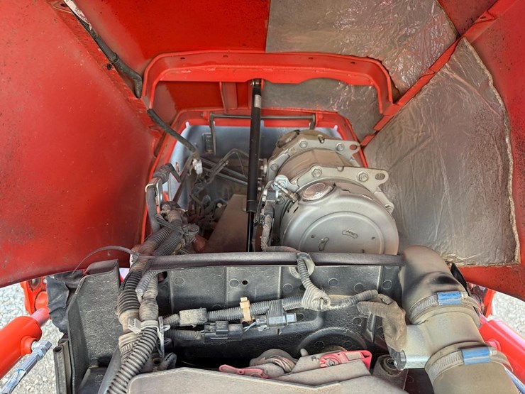 2020-kubota-m6060-image-19