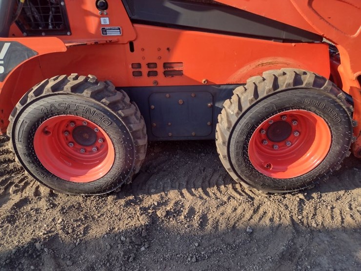 kubota-ssv75-image-22