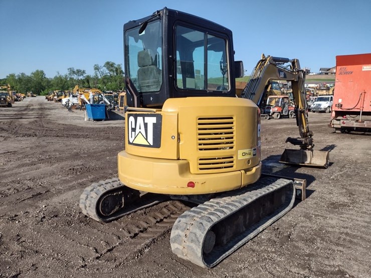 caterpillar-15-image-40