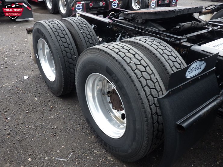 2023-peterbilt-579-image-5