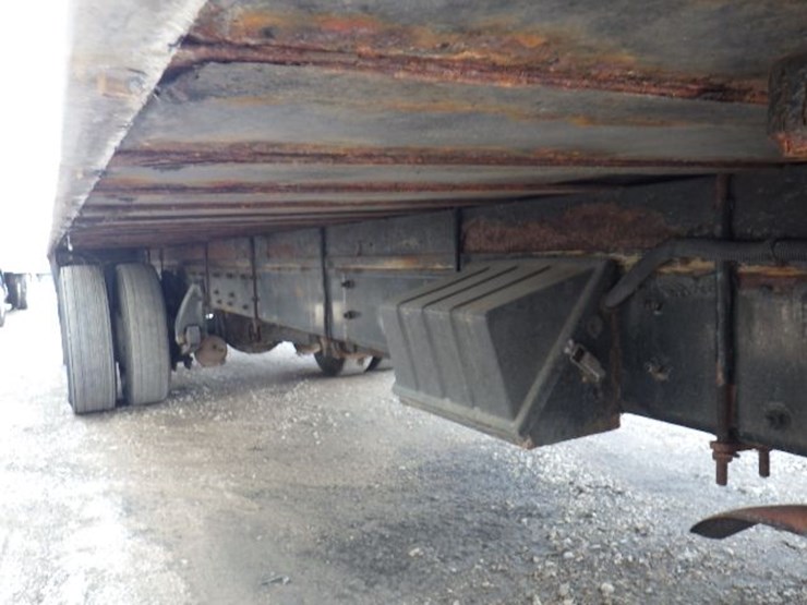 2018-freightliner-m2-106-image-8